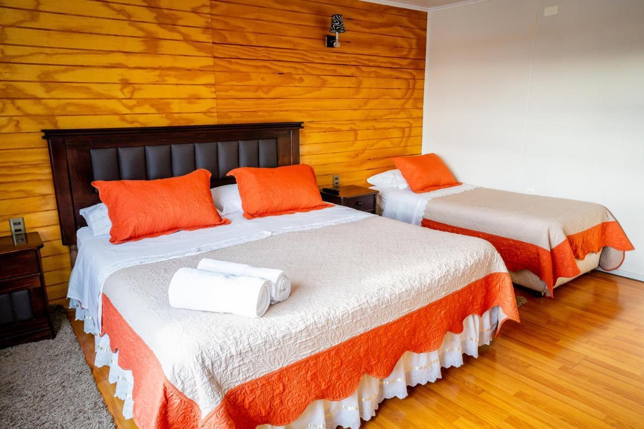Casa Lucy Bed & Breakfast Пуерто Наталес Екстериор снимка