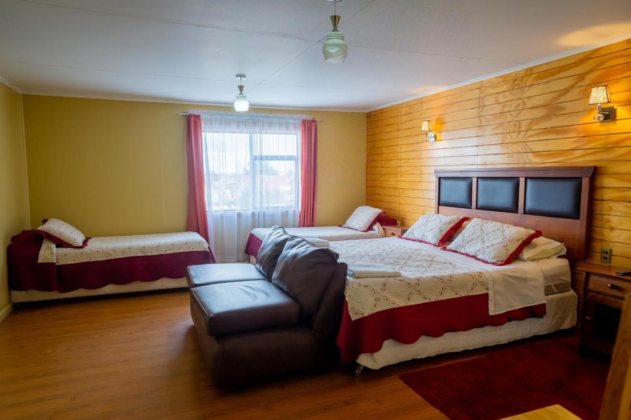 Casa Lucy Bed & Breakfast Пуерто Наталес Екстериор снимка