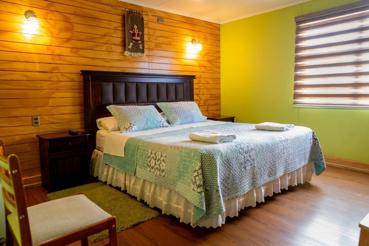 Casa Lucy Bed & Breakfast Пуерто Наталес Екстериор снимка
