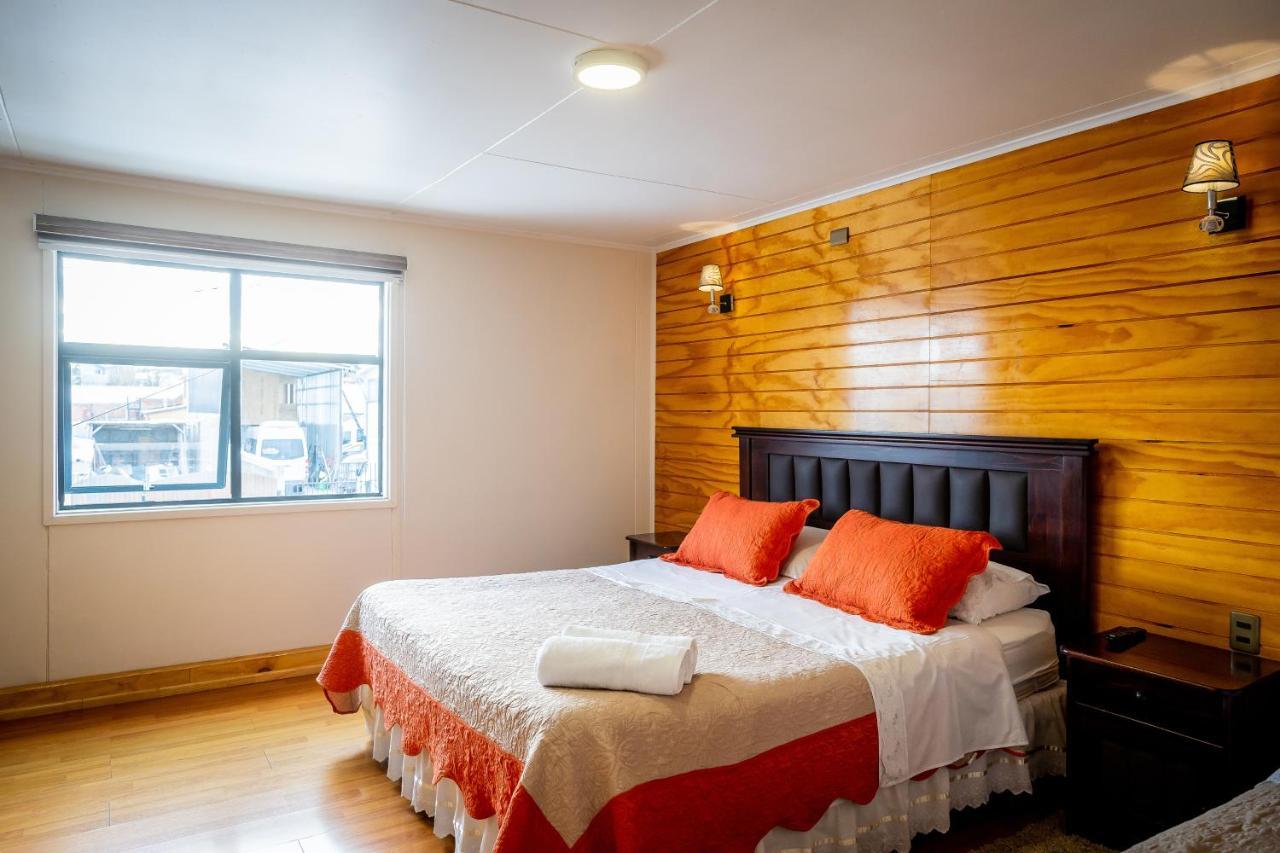 Casa Lucy Bed & Breakfast Пуерто Наталес Екстериор снимка