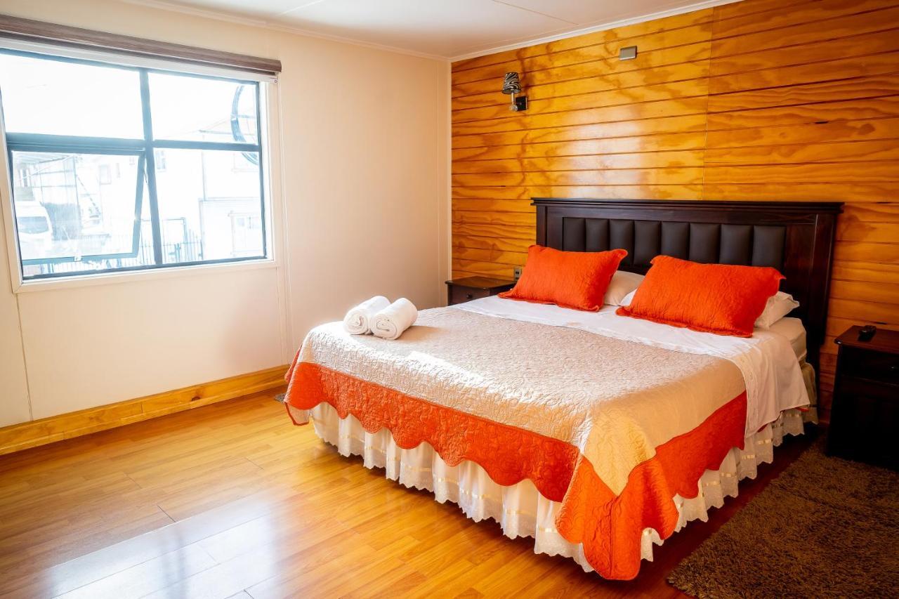 Casa Lucy Bed & Breakfast Пуерто Наталес Екстериор снимка