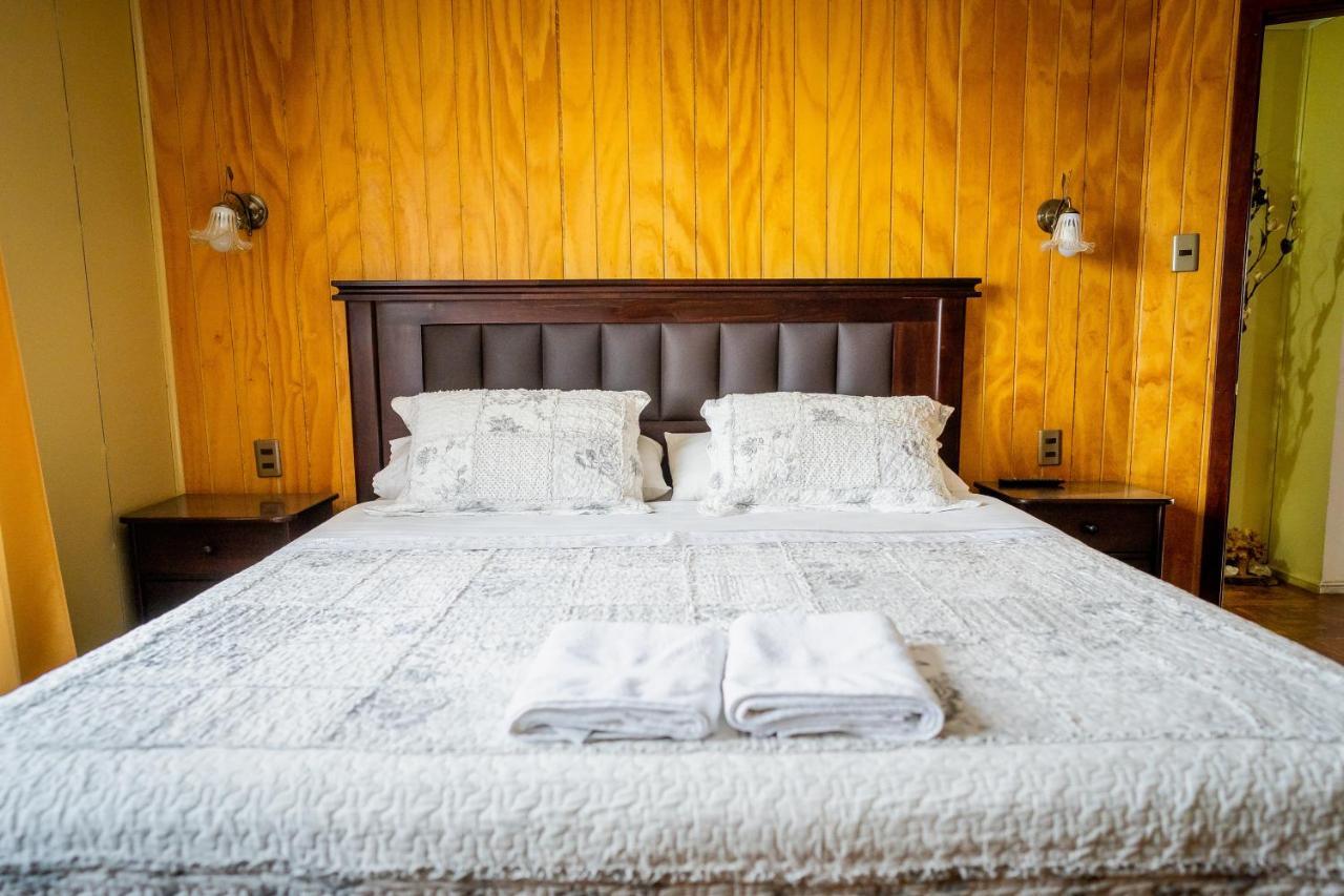 Casa Lucy Bed & Breakfast Пуерто Наталес Екстериор снимка