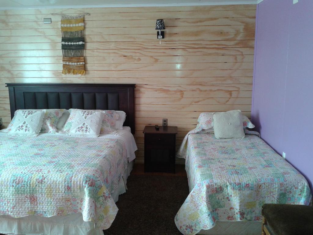 Casa Lucy Bed & Breakfast Пуерто Наталес Стая снимка