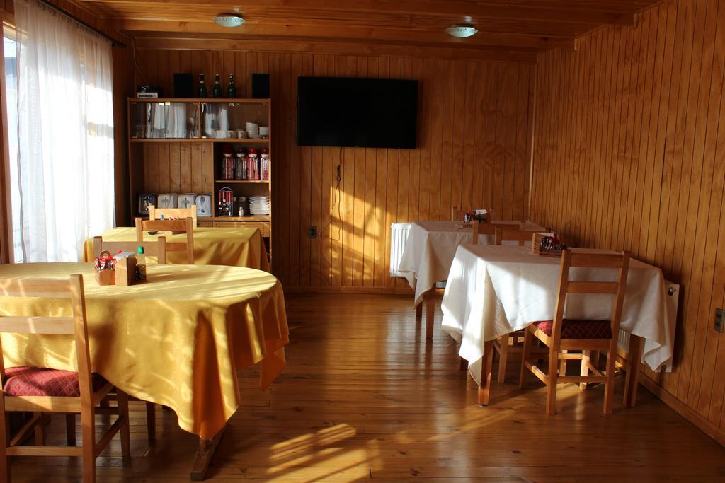 Casa Lucy Bed & Breakfast Пуерто Наталес Екстериор снимка