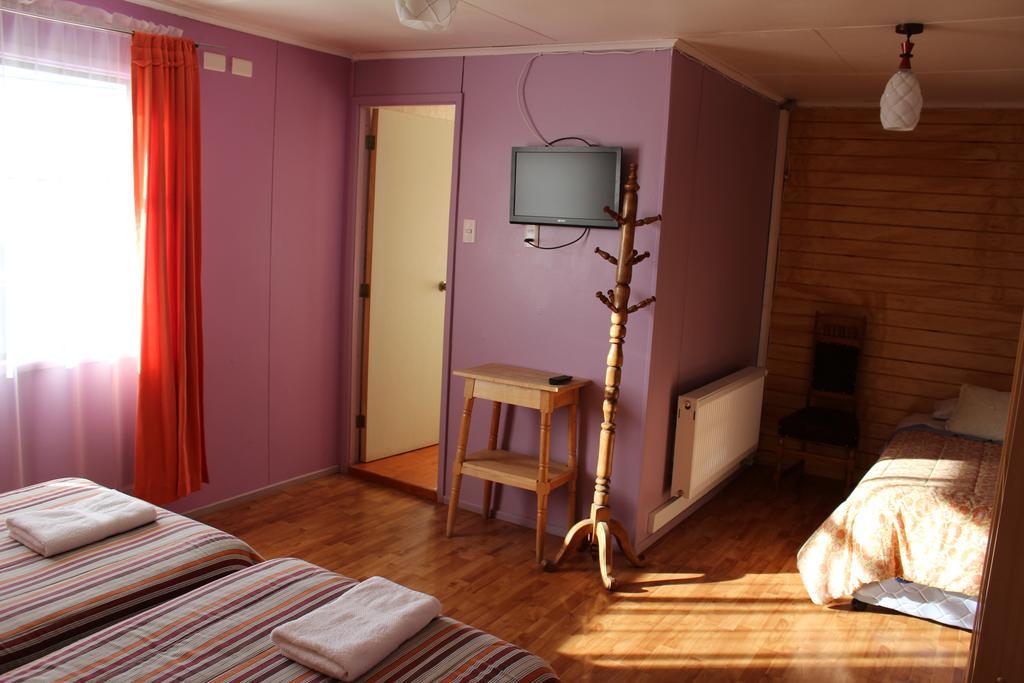 Casa Lucy Bed & Breakfast Пуерто Наталес Екстериор снимка