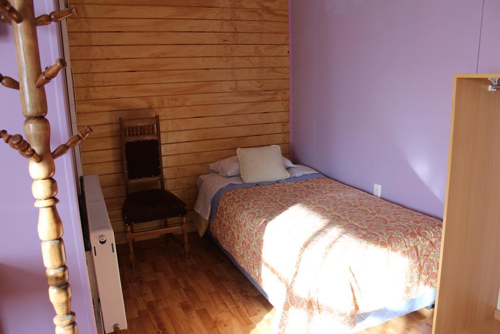 Casa Lucy Bed & Breakfast Пуерто Наталес Екстериор снимка