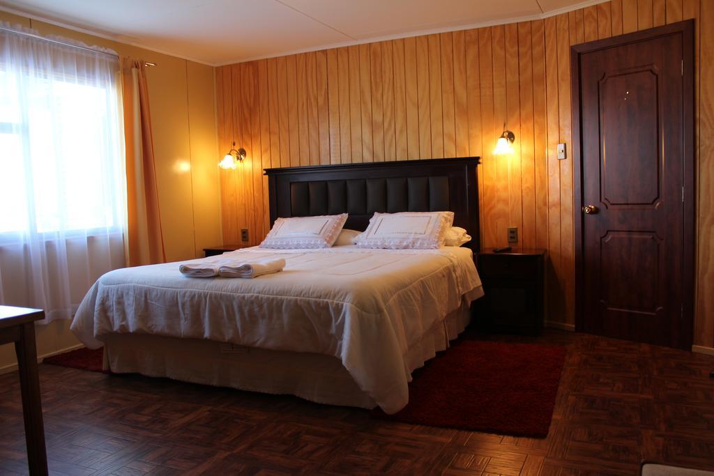Casa Lucy Bed & Breakfast Пуерто Наталес Екстериор снимка