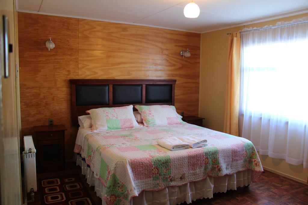 Casa Lucy Bed & Breakfast Пуерто Наталес Екстериор снимка