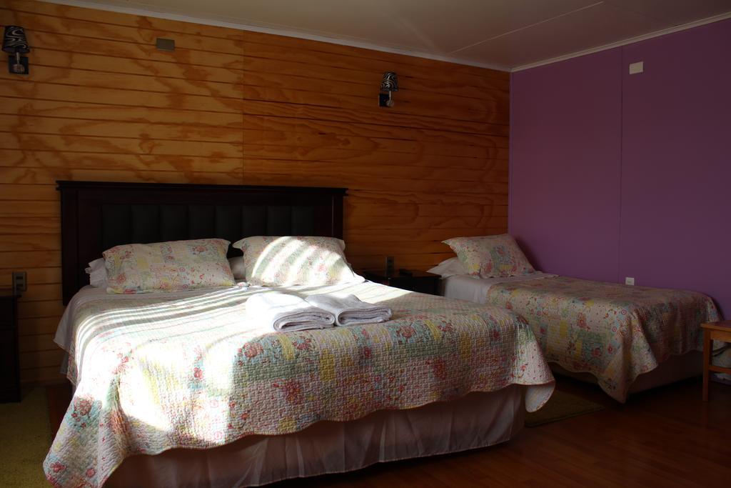 Casa Lucy Bed & Breakfast Пуерто Наталес Екстериор снимка
