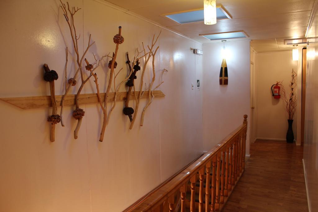 Casa Lucy Bed & Breakfast Пуерто Наталес Екстериор снимка