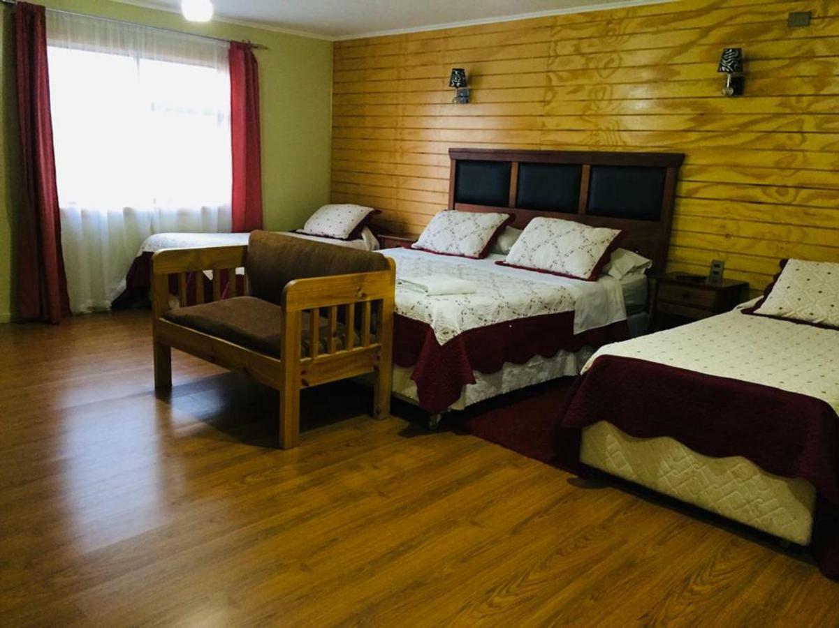 Casa Lucy Bed & Breakfast Пуерто Наталес Екстериор снимка