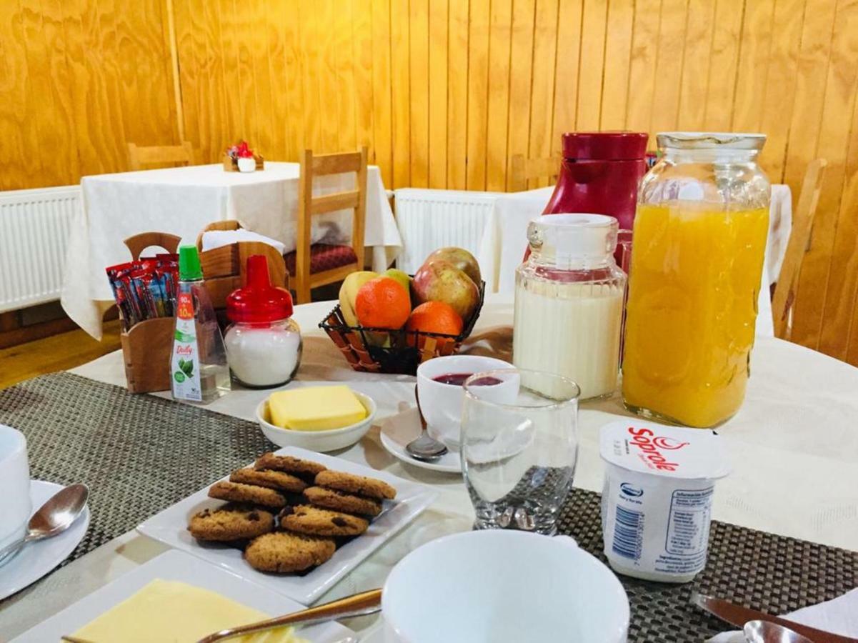 Casa Lucy Bed & Breakfast Пуерто Наталес Екстериор снимка