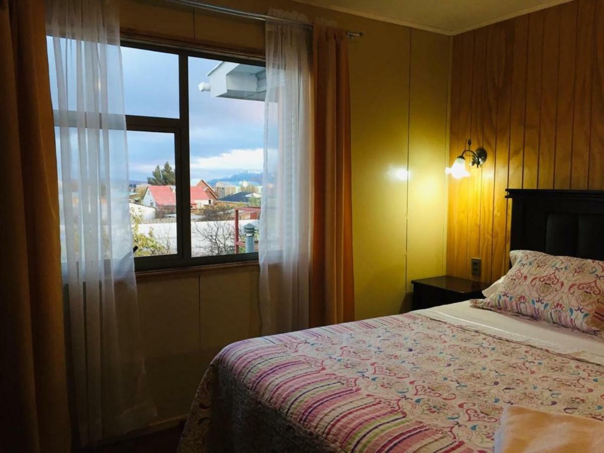 Casa Lucy Bed & Breakfast Пуерто Наталес Екстериор снимка